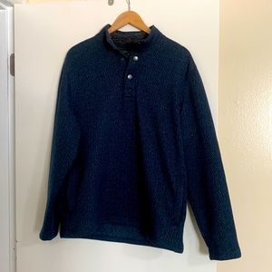 GH Bass & CO 1/4 button patterned fleece pullover. (L)